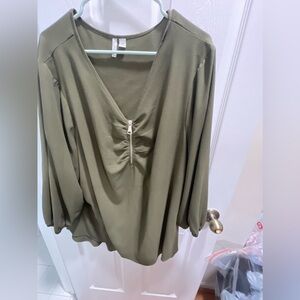 Green shirt with zipper